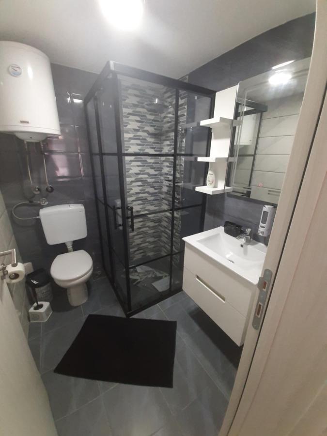 Adrijana 2 Apartmani Vrnjačka Banja Exterior foto